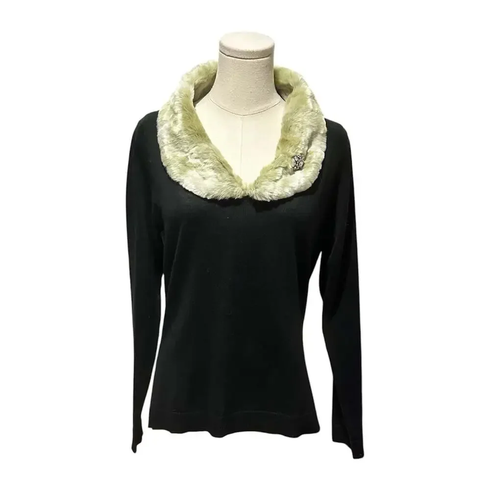 Michelle Nicole Black Sweater with Removable Faux Fur Collar Women’s Size Large